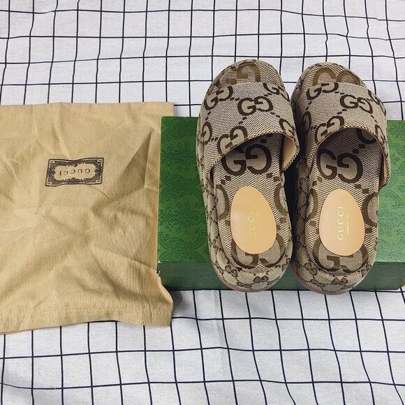 Women’s GG Canvas Slide sandal - Picture 5 of 6